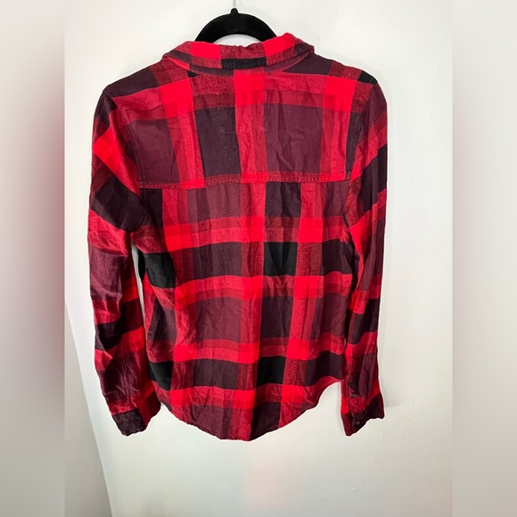 Abercrombie & Fitch Red & Black Plaid Button Down Shirt Women’s Size Medium - Picture 3 of 4